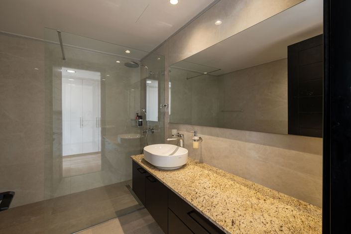 Image No.10-6 Bed Villa for sale