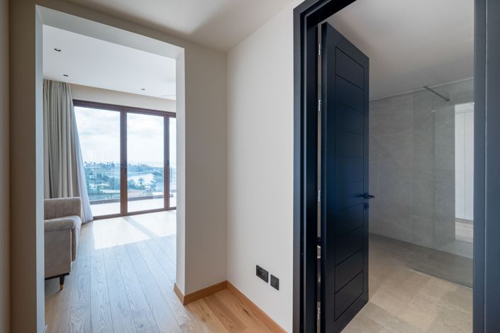 Image No.12-6 Bed Villa for sale