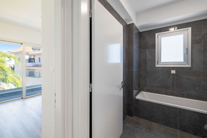 Image No.17-3 Bed Penthouse for sale