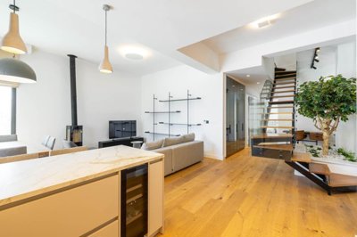 d1db2457-12c0-4c69-b081-e36fce91bfca