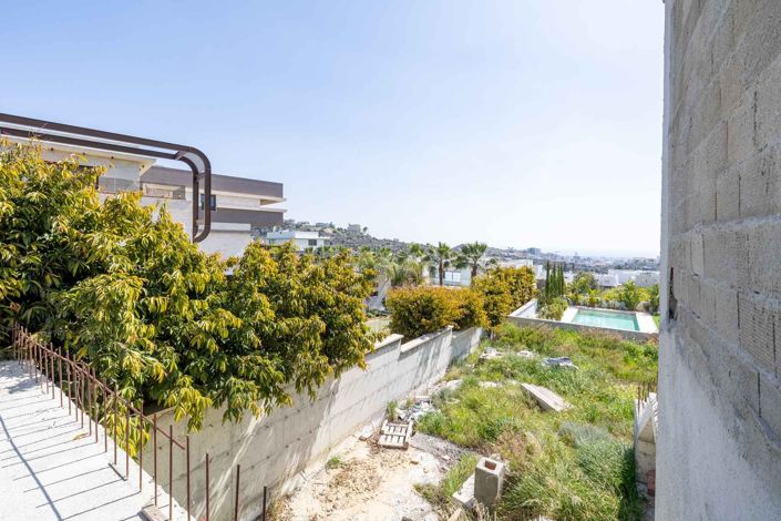 Image No.16-4 Bed House for sale