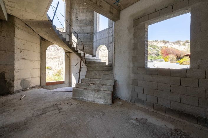 Image No.3-4 Bed House for sale