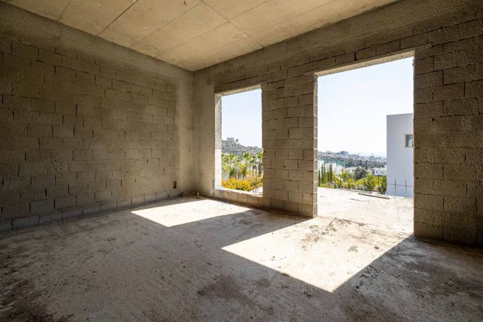 Image No.6-4 Bed House for sale