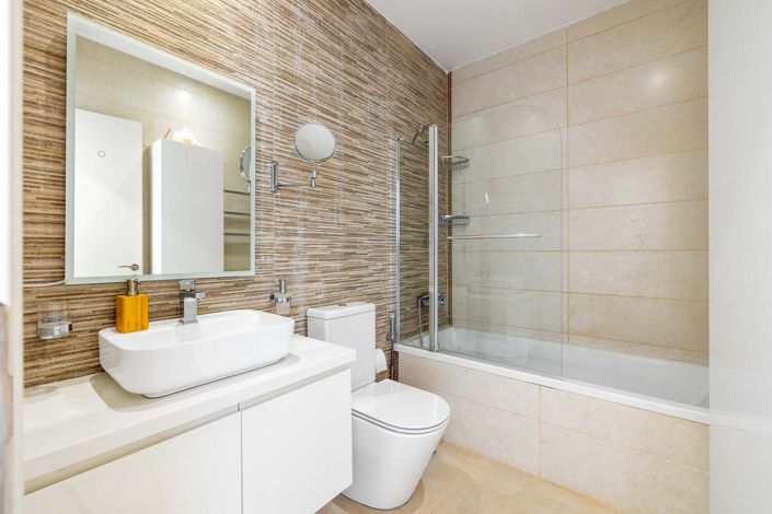 Image No.18-3 Bed House for sale