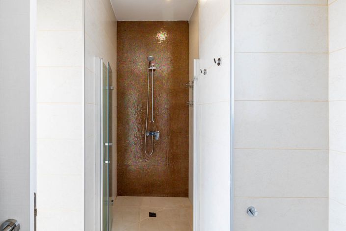 Image No.24-3 Bed House for sale