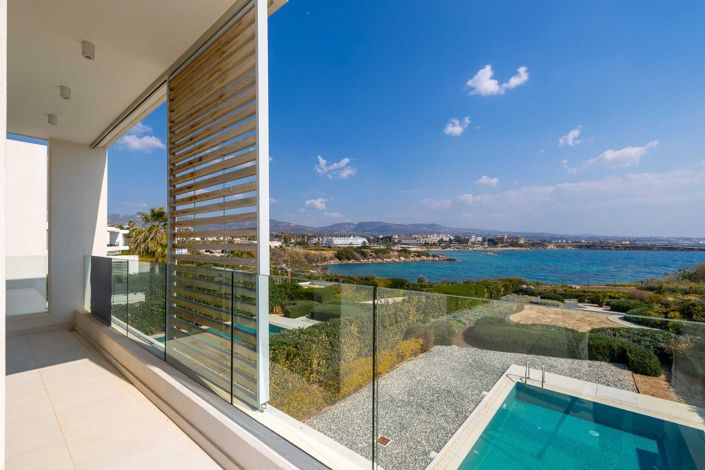 Image No.2-Maison de 5 chambres à vendre à Peyia