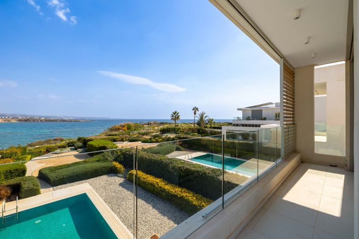 Image No.3-Maison de 5 chambres à vendre à Peyia