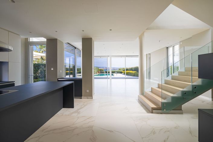 Image No.8-Maison de 5 chambres à vendre à Peyia