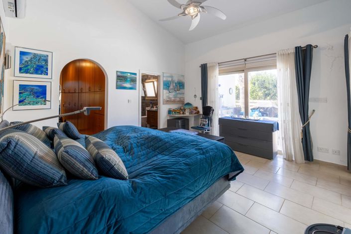 Image No.13-3 Bed House for sale