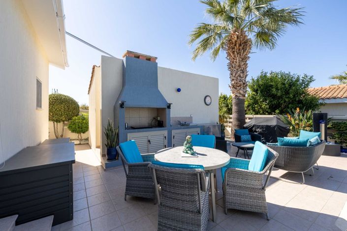 Image No.19-3 Bed House for sale