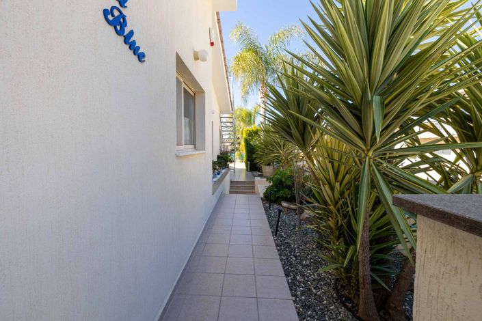 Image No.21-3 Bed House for sale