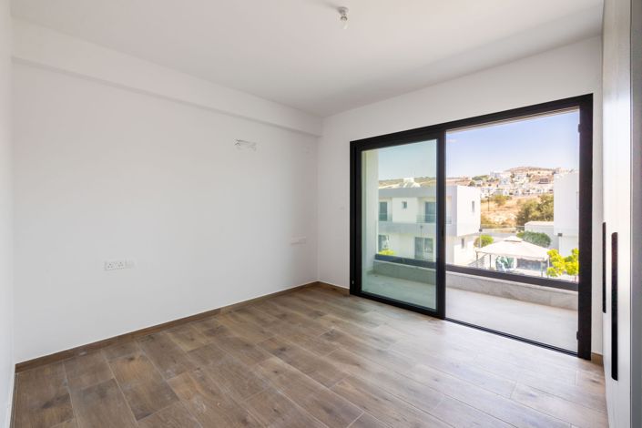 Image No.13-3 Bed House for sale