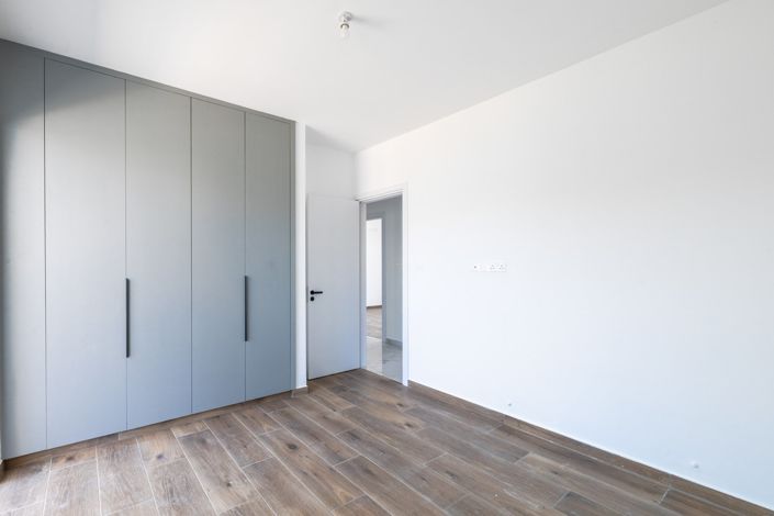 Image No.14-3 Bed House for sale