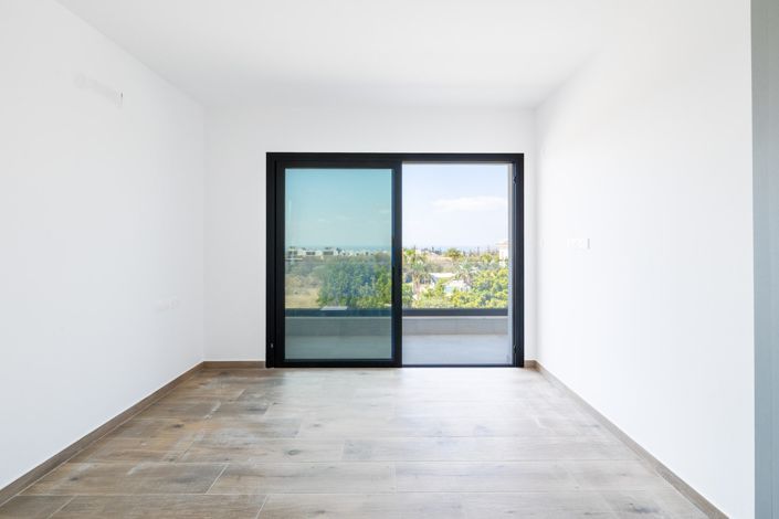 Image No.24-3 Bed House for sale