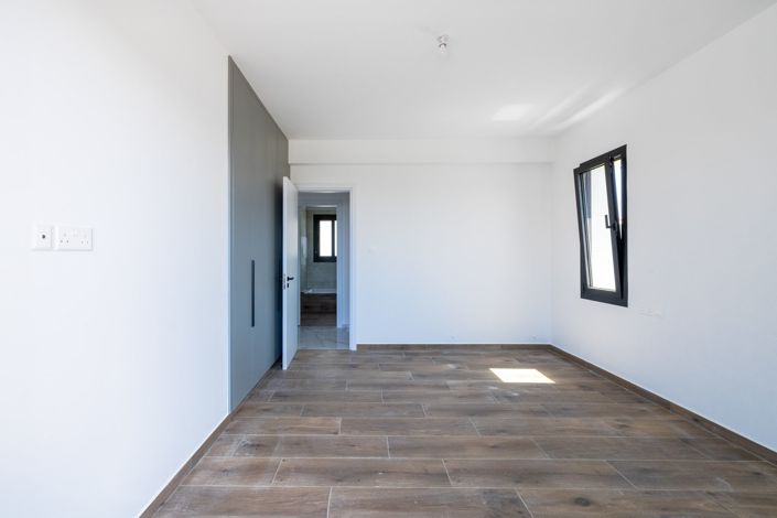 Image No.25-3 Bed House for sale