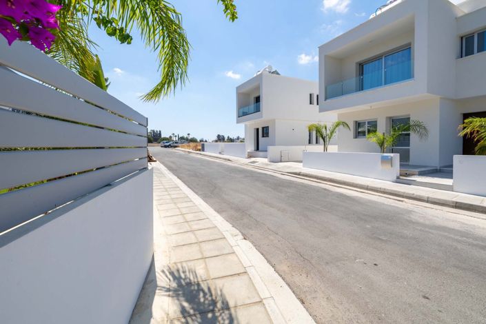 Image No.3-3 Bed House for sale