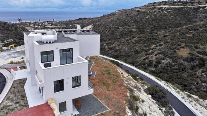 Image No.16-8 Bed Villa for sale