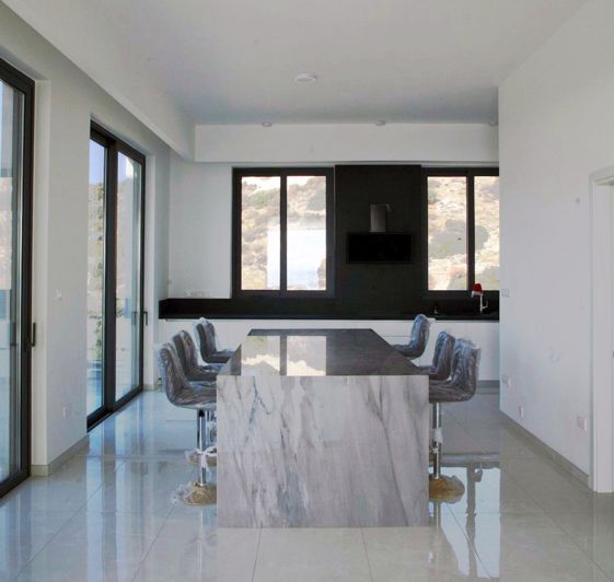 Image No.7-8 Bed Villa for sale