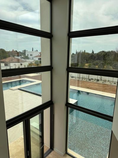 Image No.24-7 Bed House for sale