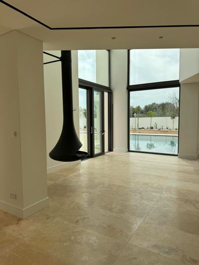 Image No.27-7 Bed House for sale