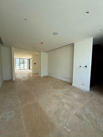 Image No.8-7 Bed House for sale