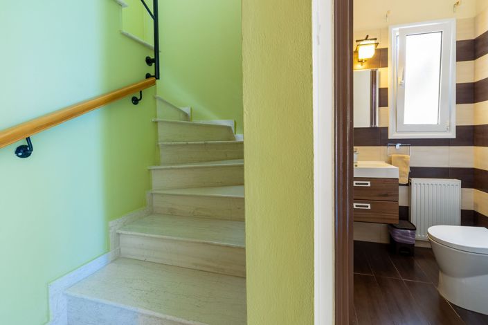 Image No.12-3 Bed House for sale