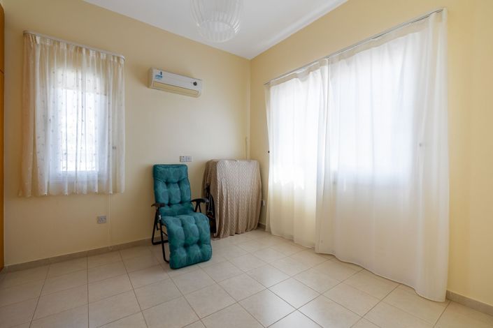 Image No.19-3 Bed House for sale