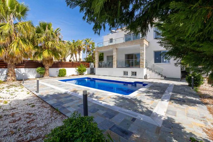 Image No.1-5 Bed House for sale