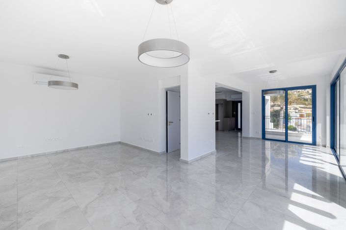 Image No.6-3 Bed House for sale