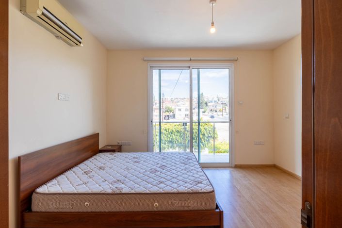 Image No.11-2 Bed House for sale
