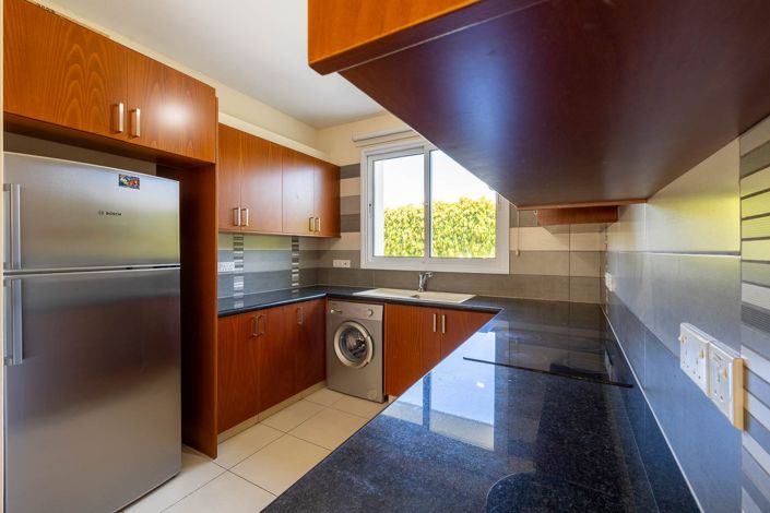 Image No.8-2 Bed House for sale
