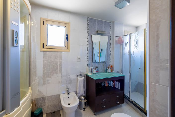 Image No.10-Maison de 5 chambres à vendre à Peyia