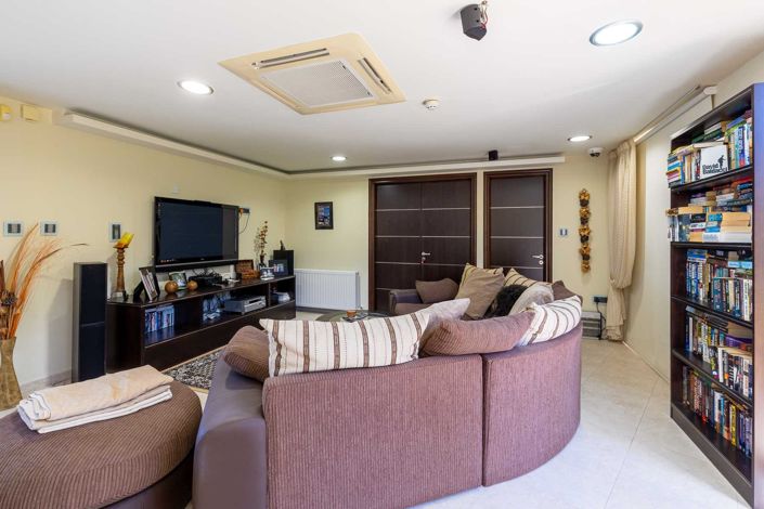 Image No.21-Maison de 5 chambres à vendre à Peyia