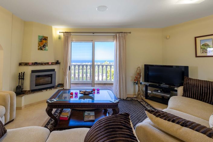 Image No.6-Maison de 5 chambres à vendre à Peyia