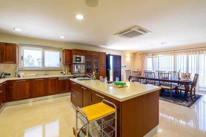 Image No.8-Maison de 5 chambres à vendre à Peyia