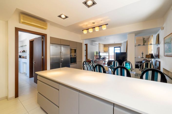 Image No.10-4 Bed House for sale