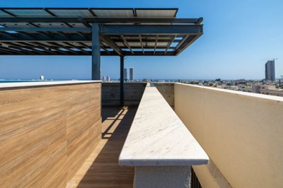 f95115ac-434a-44f5-a203-16c8a860e9e6