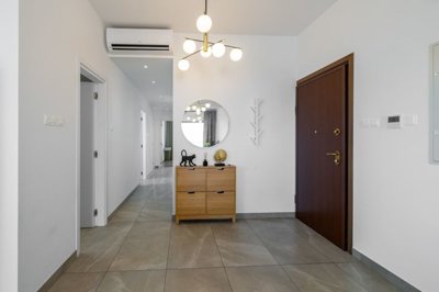 e143f8ba-d930-4a5d-9510-53d3740d8906