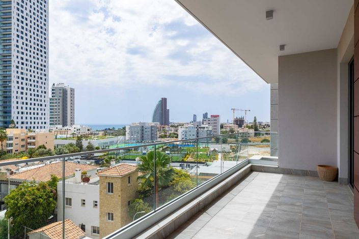 Image No.18-4 Bed Penthouse for sale