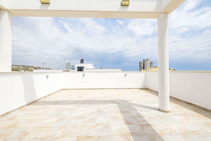 Image No.21-4 Bed Penthouse for sale