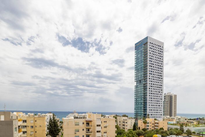 Image No.25-4 Bed Penthouse for sale