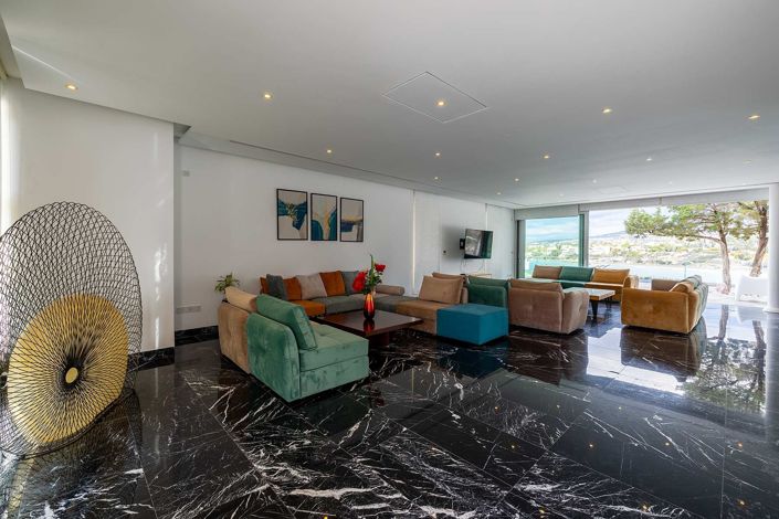 Image No.9-7 Bed Villa for sale