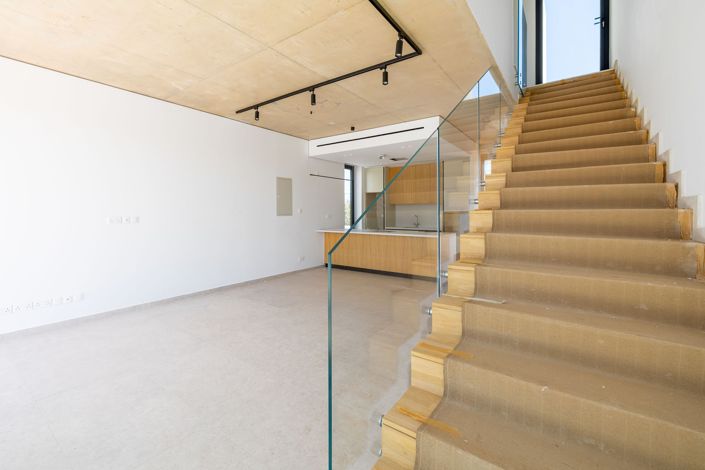 Image No.10-2 Bed House for sale