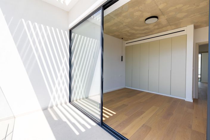 Image No.14-2 Bed House for sale