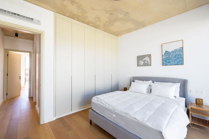 Image No.14-2 Bed House for sale