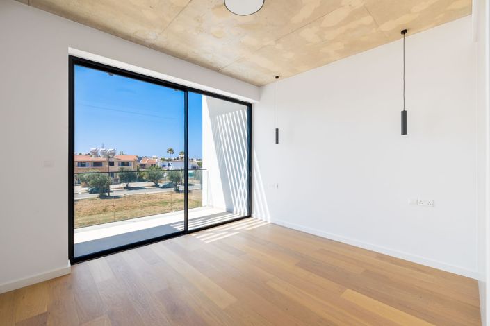 Image No.16-2 Bed House for sale