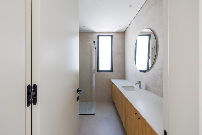 Image No.17-2 Bed House for sale