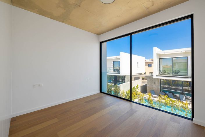 Image No.18-2 Bed House for sale