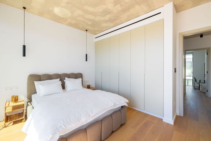 Image No.18-2 Bed House for sale