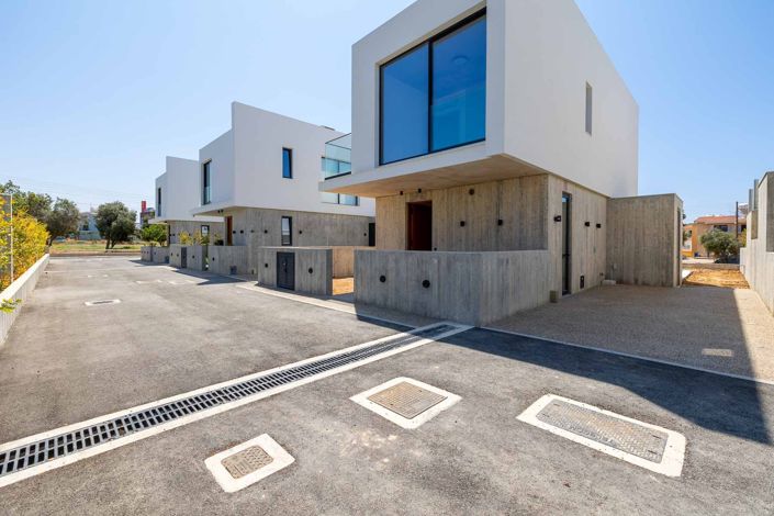 Image No.2-2 Bed House for sale